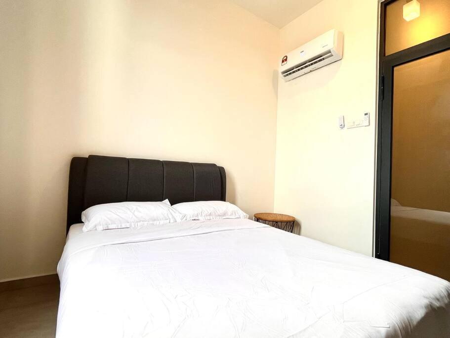 Ins Suite @ The Quartz Residence-Infinity Pool Malacca Exterior foto